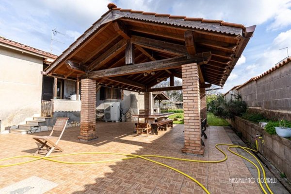 casa indipendente in vendita ad Anzio in zona Lido dei Pini