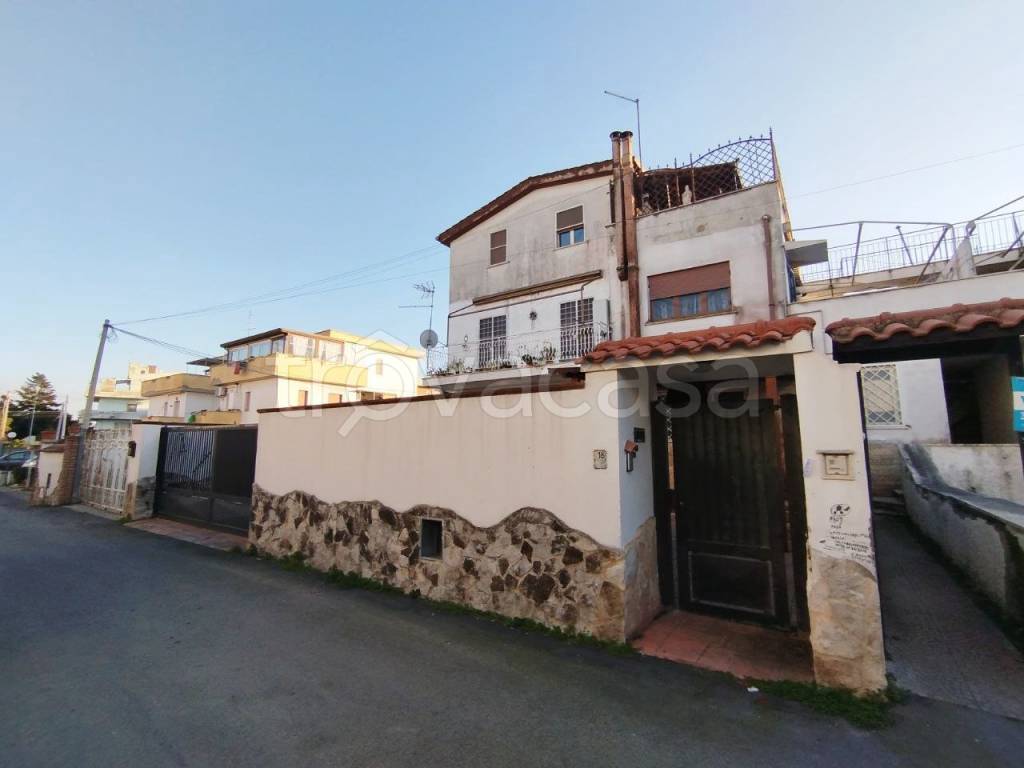 casa indipendente in vendita ad Anzio in zona Villa Claudia