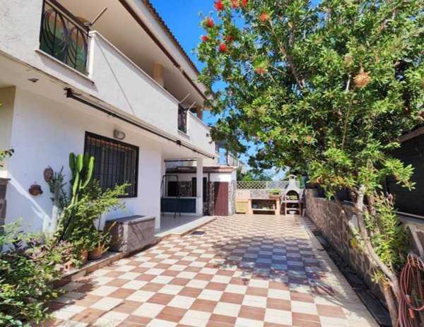 appartamento in vendita ad Anzio in zona Mare