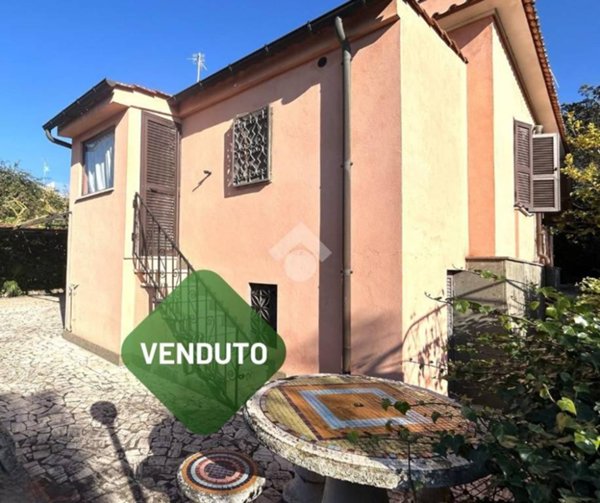 casa indipendente in vendita ad Anzio in zona Villa Claudia