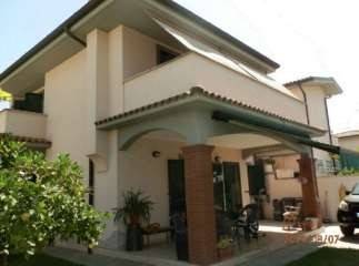 appartamento in vendita ad Anzio in zona Villa Claudia