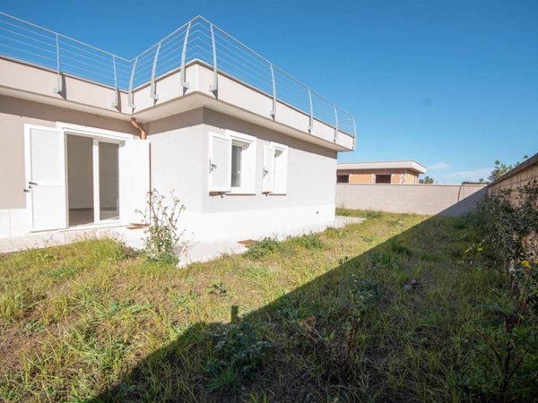 casa indipendente in vendita ad Anzio in zona Villa Claudia