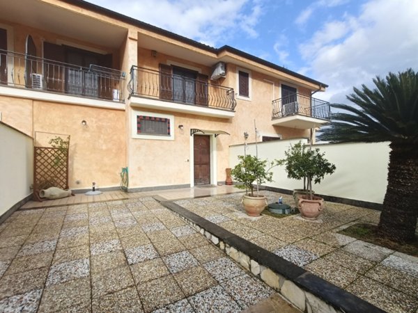 casa indipendente in vendita ad Anzio in zona Lido dei Pini