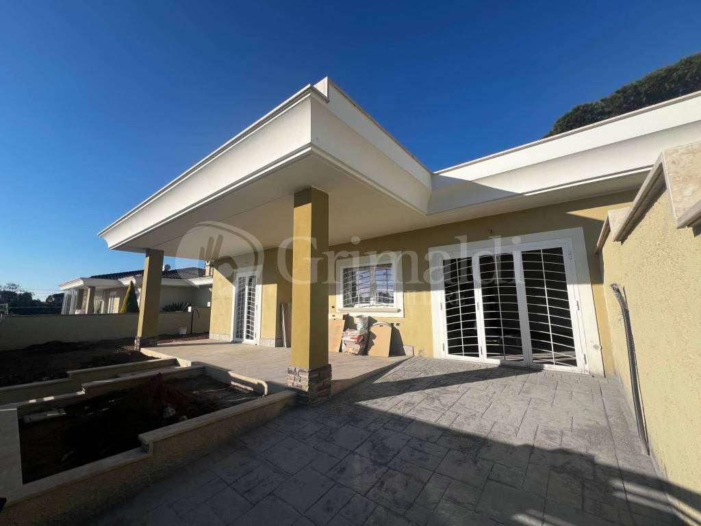 casa indipendente in vendita ad Anzio in zona Anzio Colonia