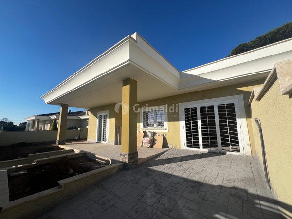 casa indipendente in vendita ad Anzio