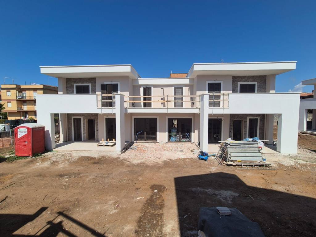 casa indipendente in vendita ad Anzio in zona Mare