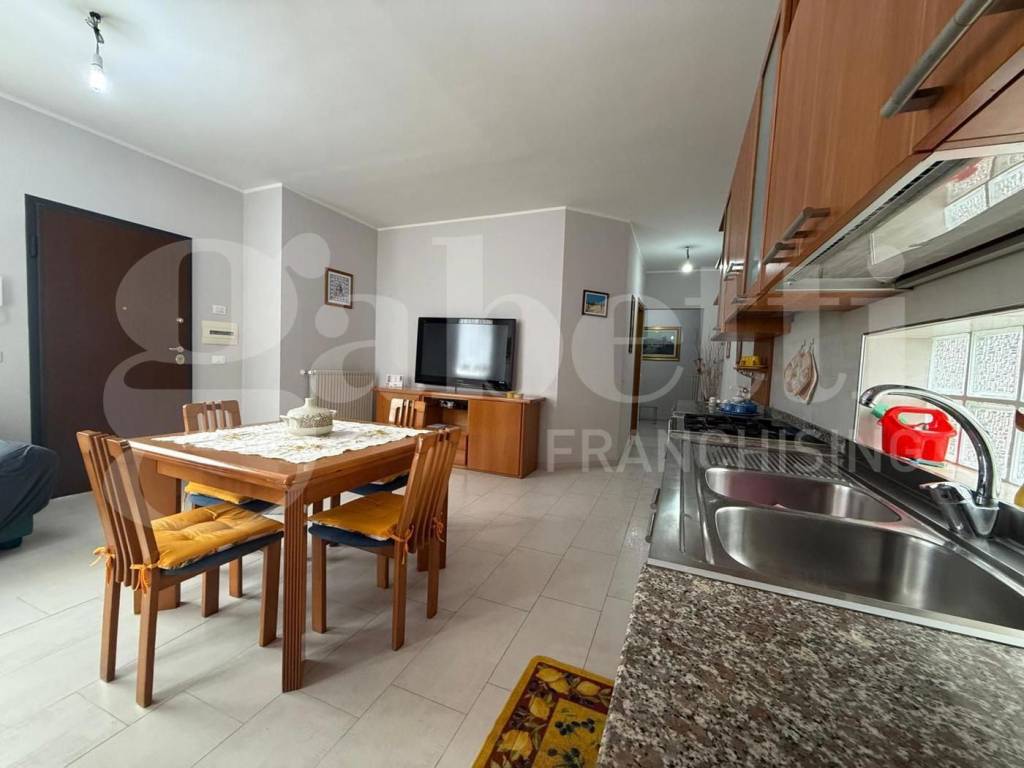 casa indipendente in vendita ad Anzio in zona Stazione