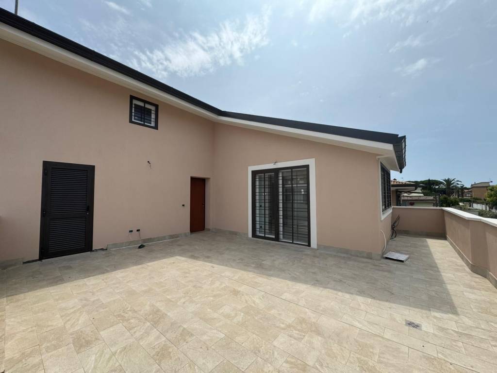 appartamento in vendita ad Anzio in zona Mare