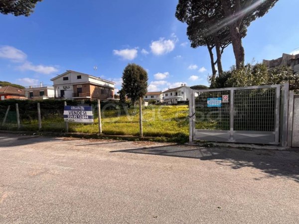 negozio in vendita ad Anzio in zona Stazione