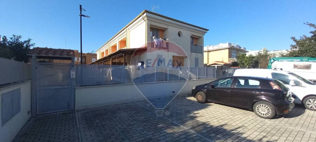 casa indipendente in vendita ad Anzio in zona Stazione