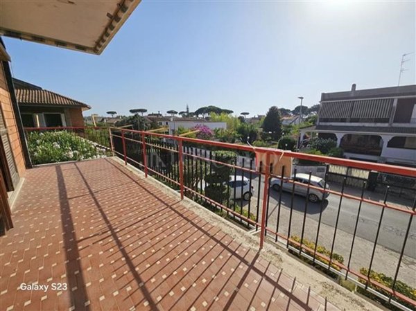 appartamento in vendita ad Anzio in zona Villa Claudia