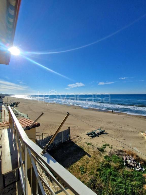 appartamento in vendita ad Anzio in zona Mare