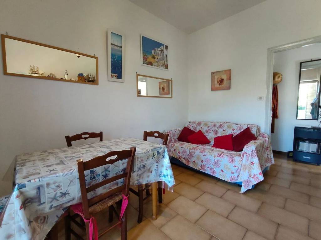 appartamento in vendita ad Anzio in zona Mare