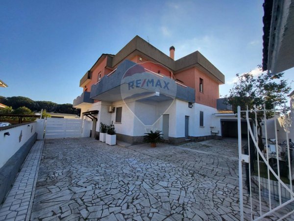 casa indipendente in vendita ad Anzio in zona Anzio Colonia