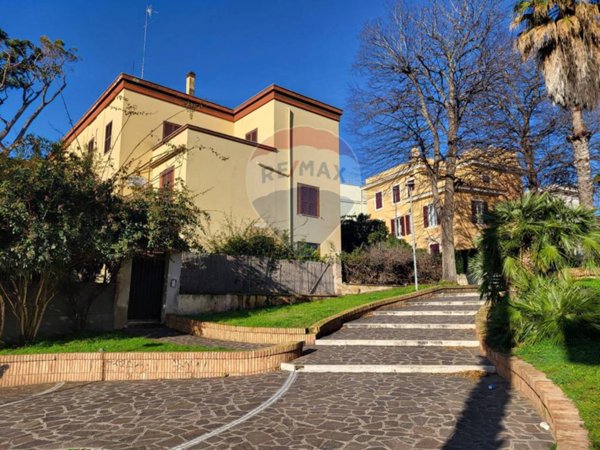 appartamento in vendita ad Anzio in zona Mare
