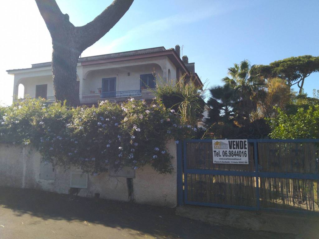 casa indipendente in vendita ad Anzio in zona Mare