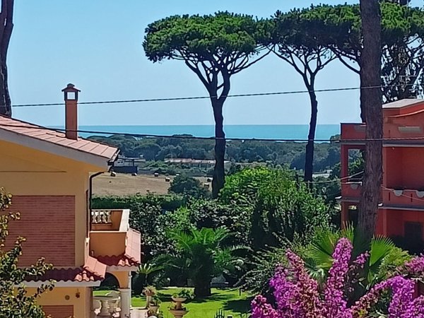 appartamento in vendita ad Anzio in zona Mare