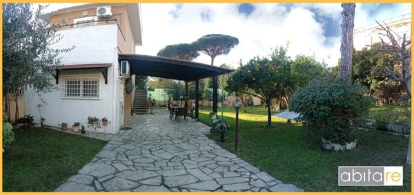appartamento in vendita ad Anzio in zona Villa Claudia