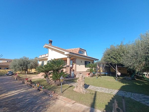 casa indipendente in vendita ad Anzio