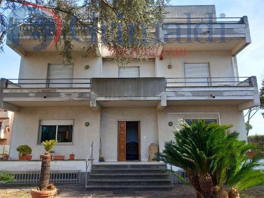 casa indipendente in vendita ad Anzio in zona Stazione