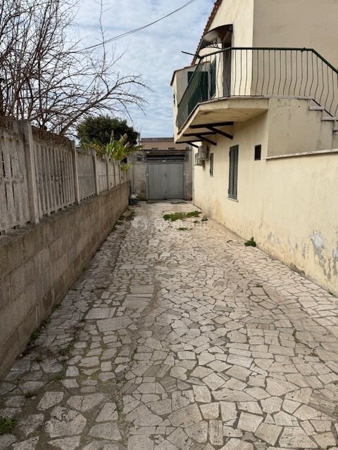 locale di sgombero in vendita ad Anzio in zona Anzio Colonia