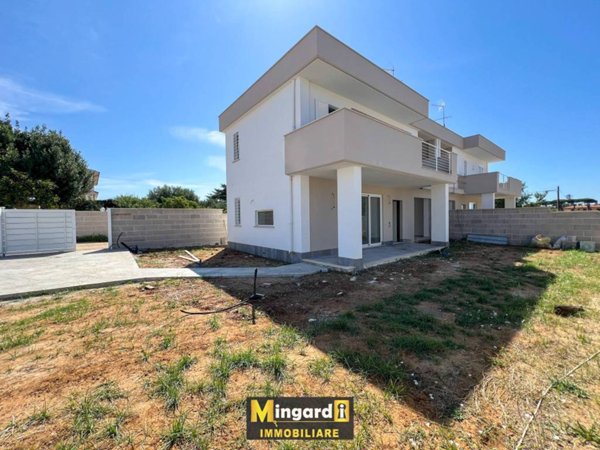 casa indipendente in vendita ad Anzio in zona Mare