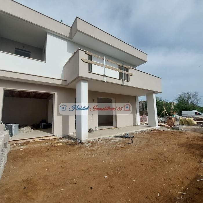 casa indipendente in vendita ad Anzio