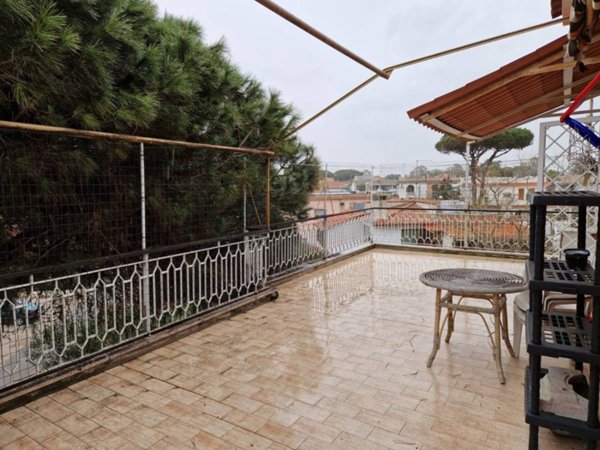 appartamento in vendita ad Anzio in zona Villa Claudia