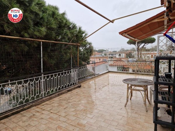 appartamento in vendita ad Anzio in zona Villa Claudia