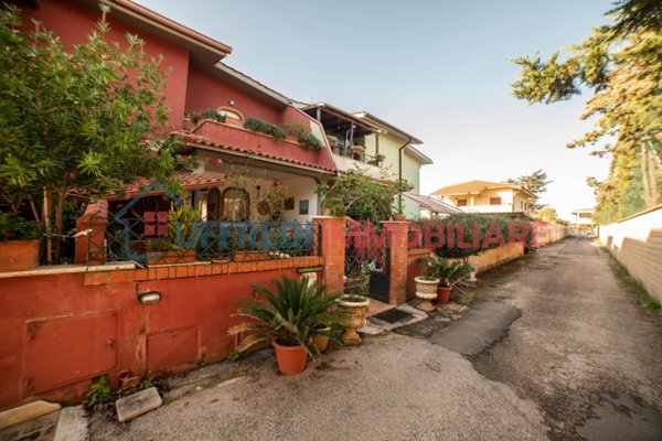 casa indipendente in vendita ad Anzio in zona Villa Claudia
