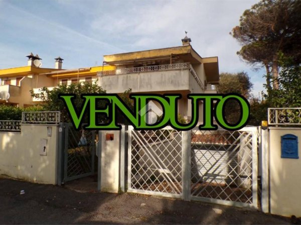 casa indipendente in vendita ad Anzio in zona Mare