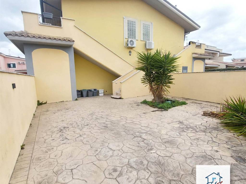 appartamento in vendita ad Anzio in zona Villa Claudia
