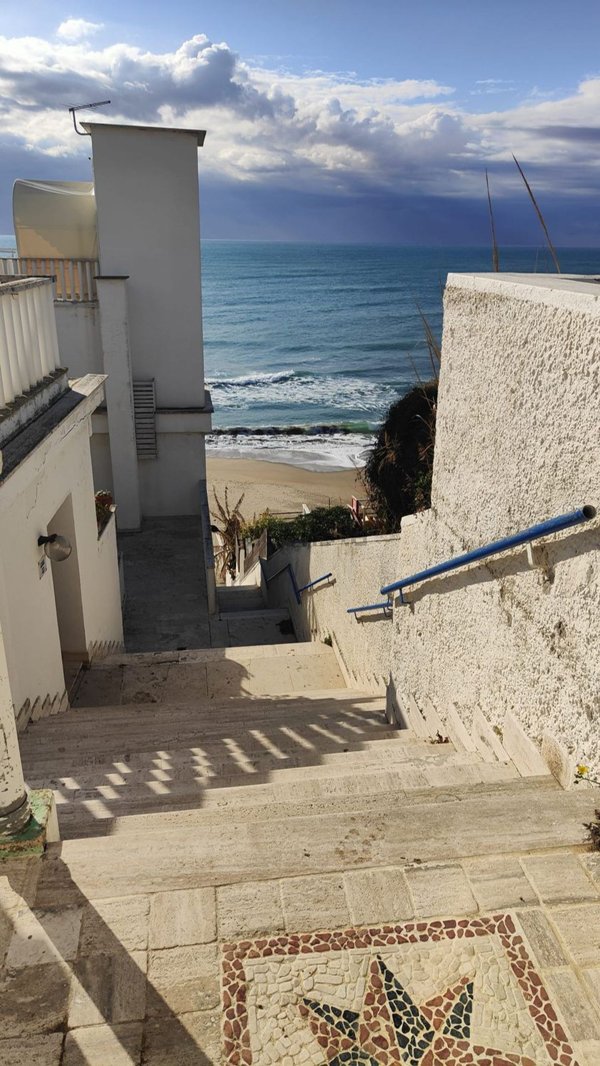 appartamento in vendita ad Anzio in zona Lido delle Sirene