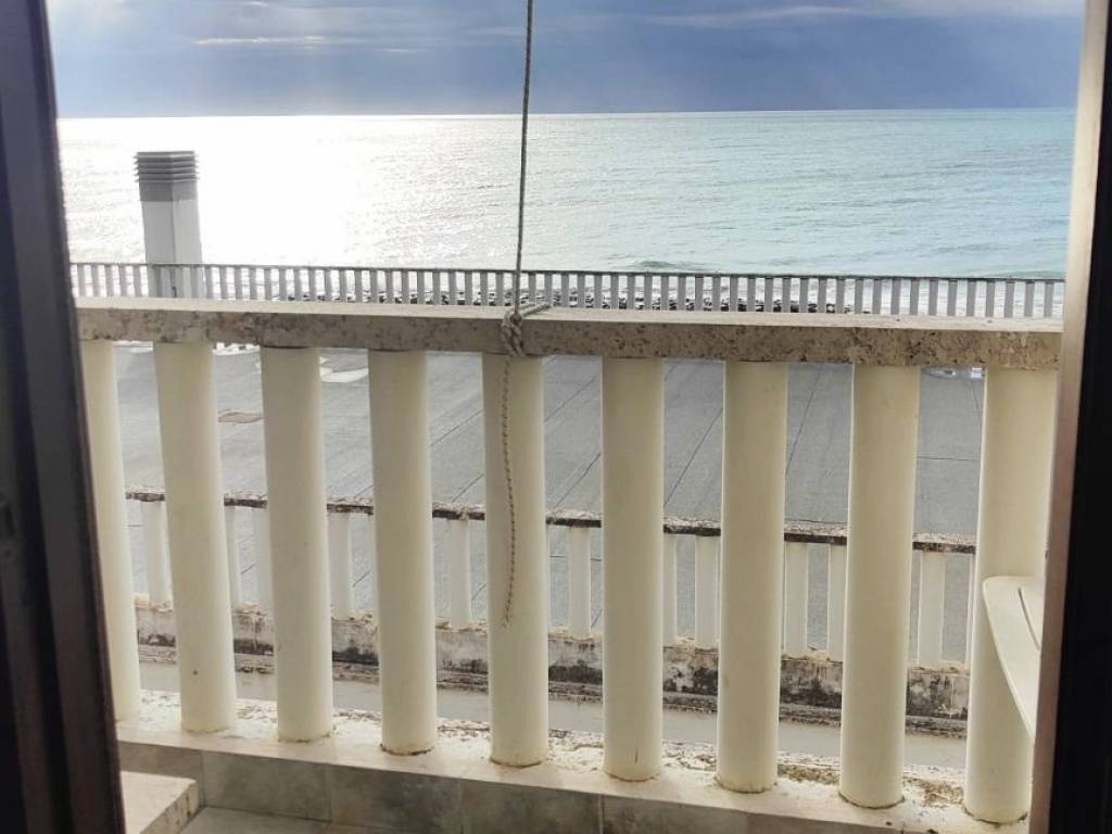 appartamento in vendita ad Anzio in zona Lido delle Sirene