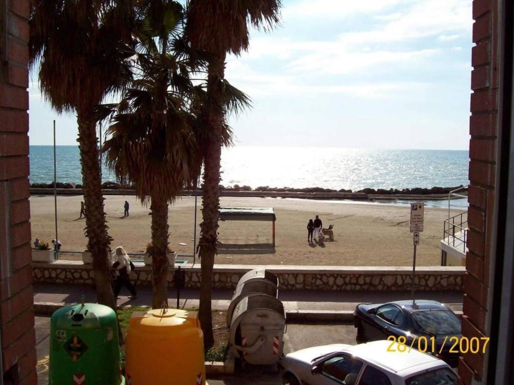 appartamento in vendita ad Anzio in zona Mare