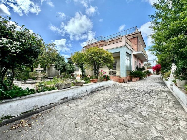 casa indipendente in vendita ad Anzio in zona Stazione