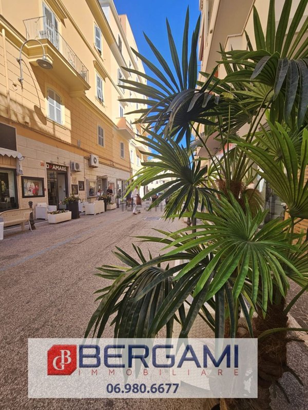 ufficio in vendita ad Anzio