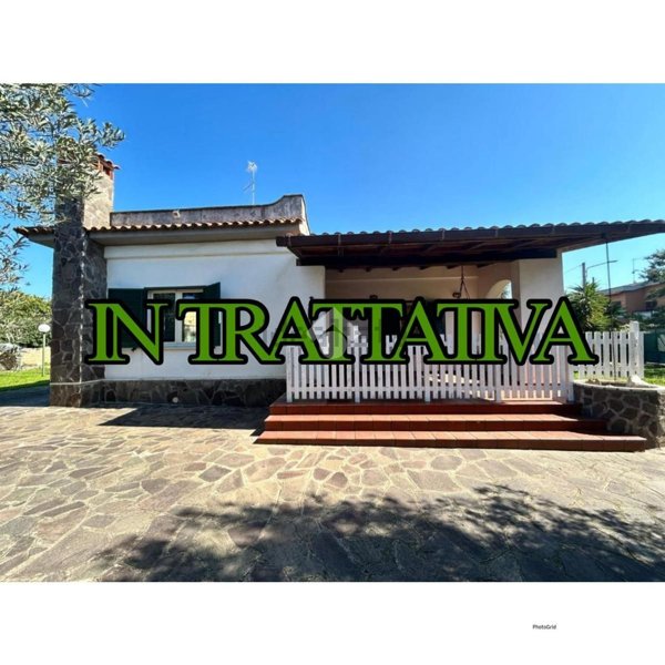 casa indipendente in vendita ad Anzio in zona Mare