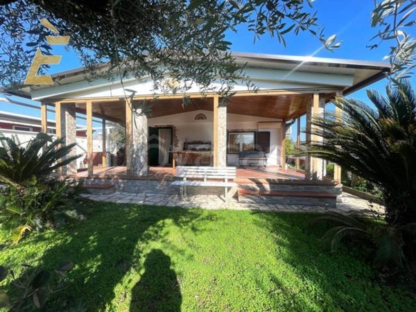 casa indipendente in vendita ad Anzio in zona Lido dei Pini