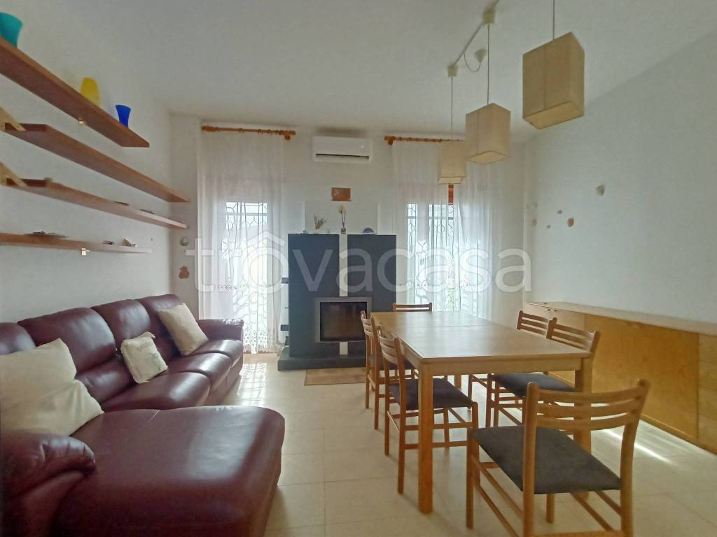 casa indipendente in vendita ad Anzio in zona Mare