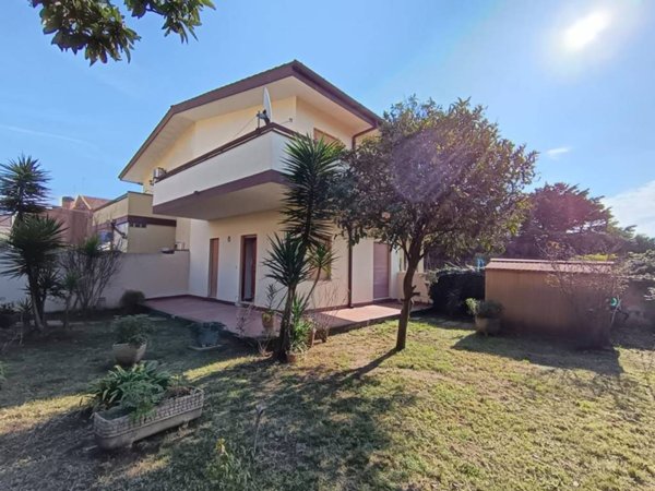 casa indipendente in vendita ad Anzio in zona Villa Claudia