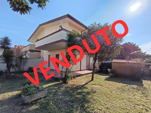 casa indipendente in vendita ad Anzio in zona Villa Claudia
