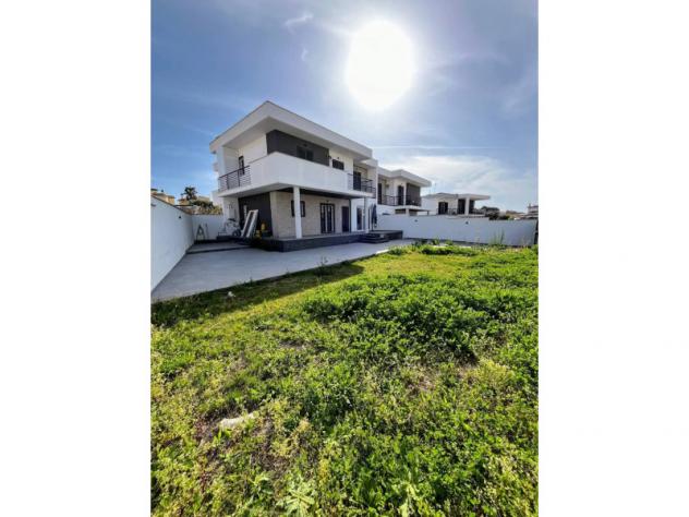 casa indipendente in vendita ad Anzio in zona Villa Claudia