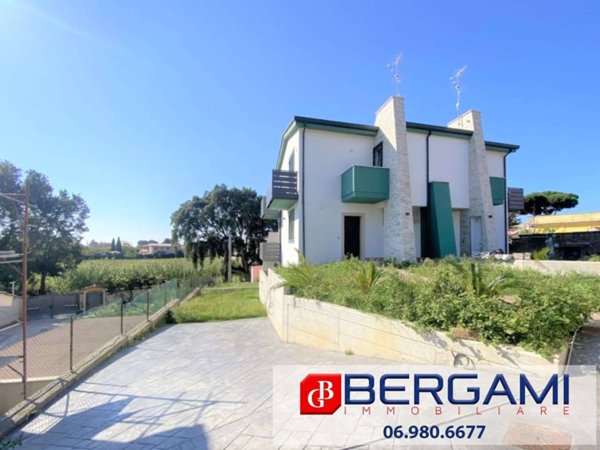 casa indipendente in vendita ad Anzio in zona Marechiaro