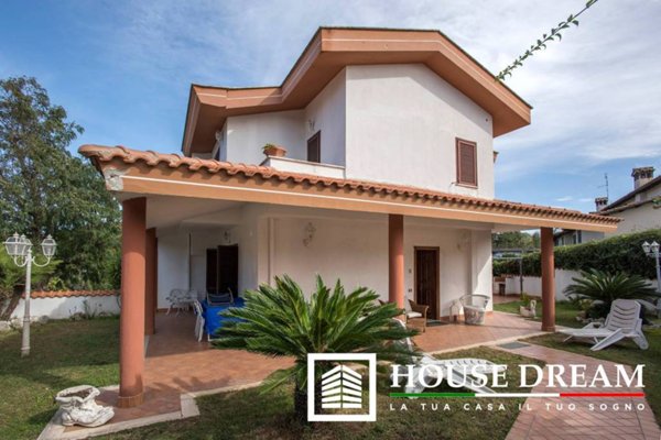 casa indipendente in vendita ad Anzio in zona Mare