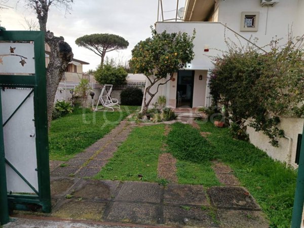 casa indipendente in vendita ad Anzio in zona Villa Claudia