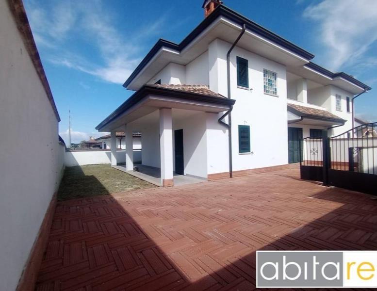 casa indipendente in vendita ad Anzio