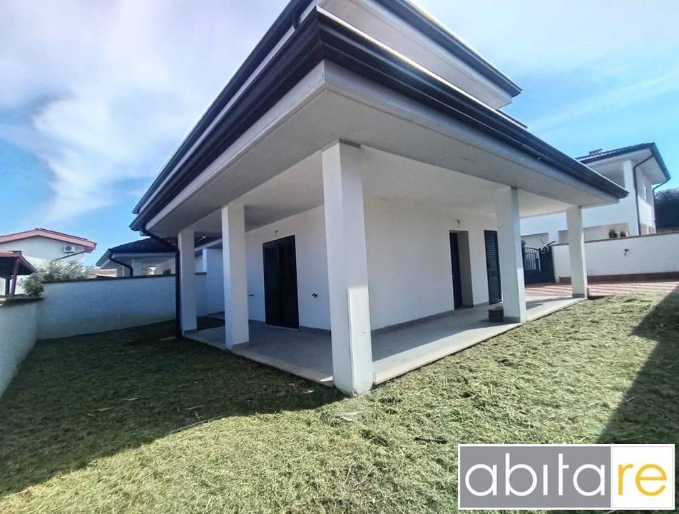 casa indipendente in vendita ad Anzio