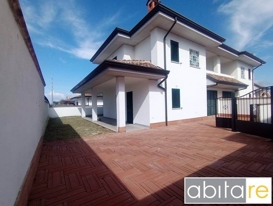 casa indipendente in vendita ad Anzio