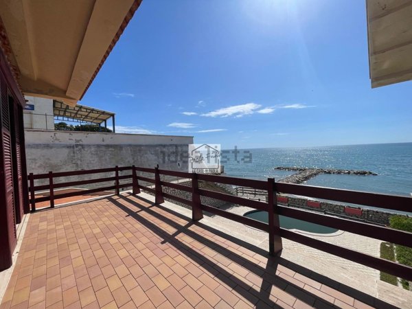 appartamento in vendita ad Anzio in zona Mare
